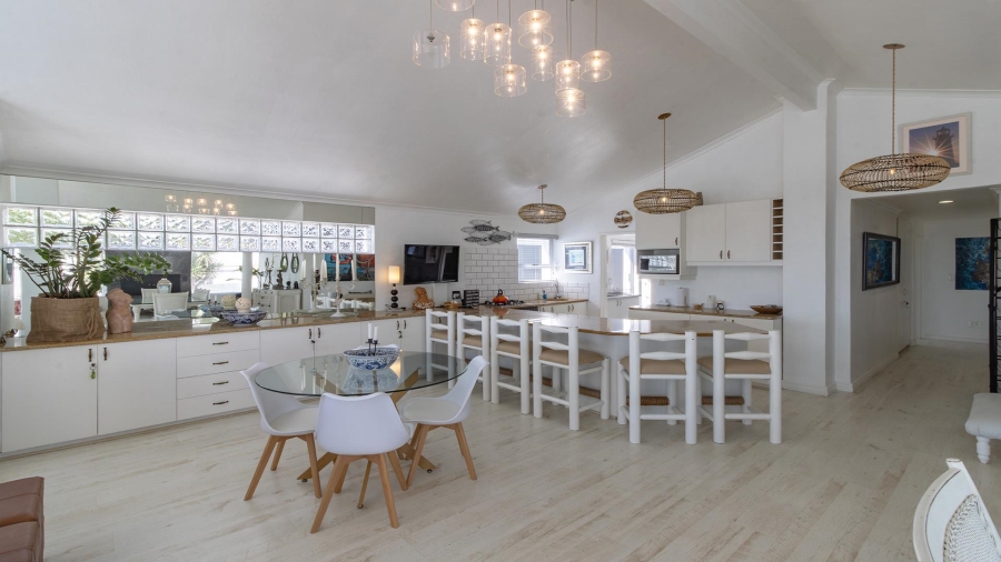 4 Bedroom Property for Sale in Grotto Bay Western Cape